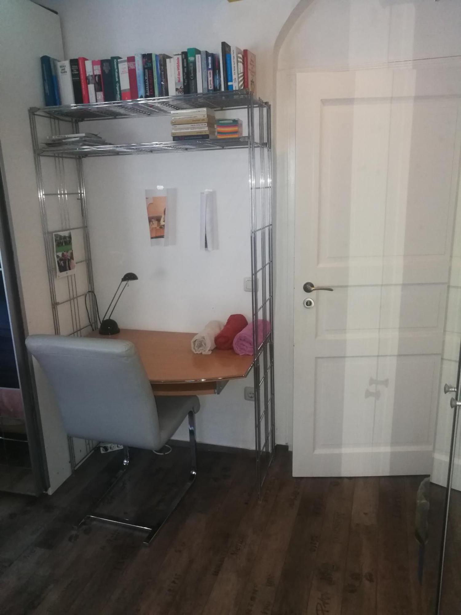 Wohlfuehloase - Zimmer, Appartment - Im Herzen Starnbergs Room photo