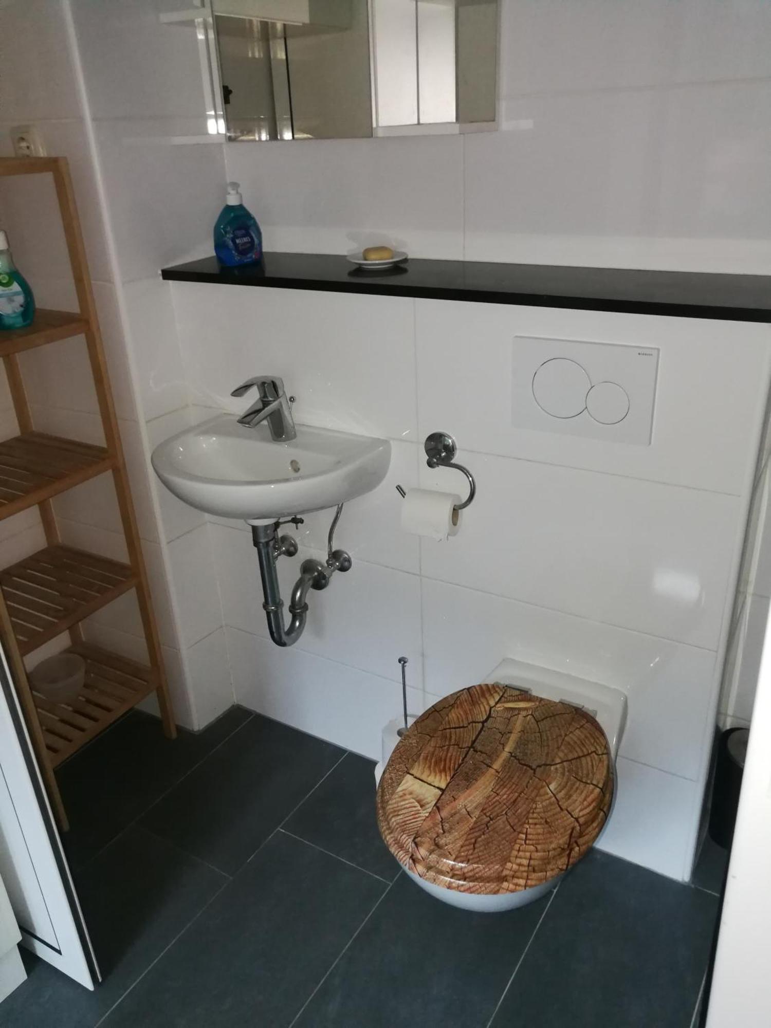 Wohlfuehloase - Zimmer, Appartment - Im Herzen Starnbergs Room photo