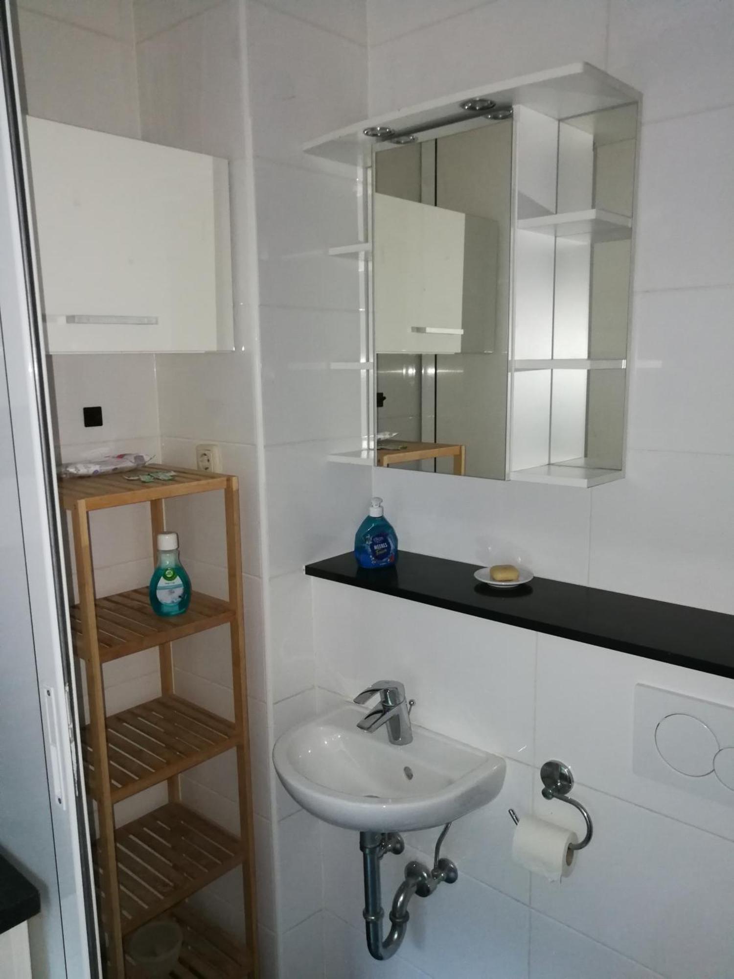 Wohlfuehloase - Zimmer, Appartment - Im Herzen Starnbergs Room photo